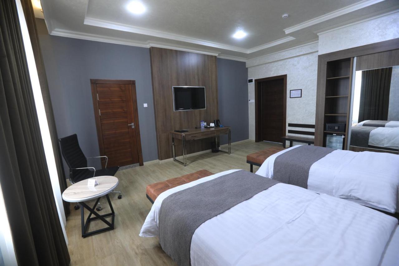 Chlnor Hotel Andijan Esterno foto