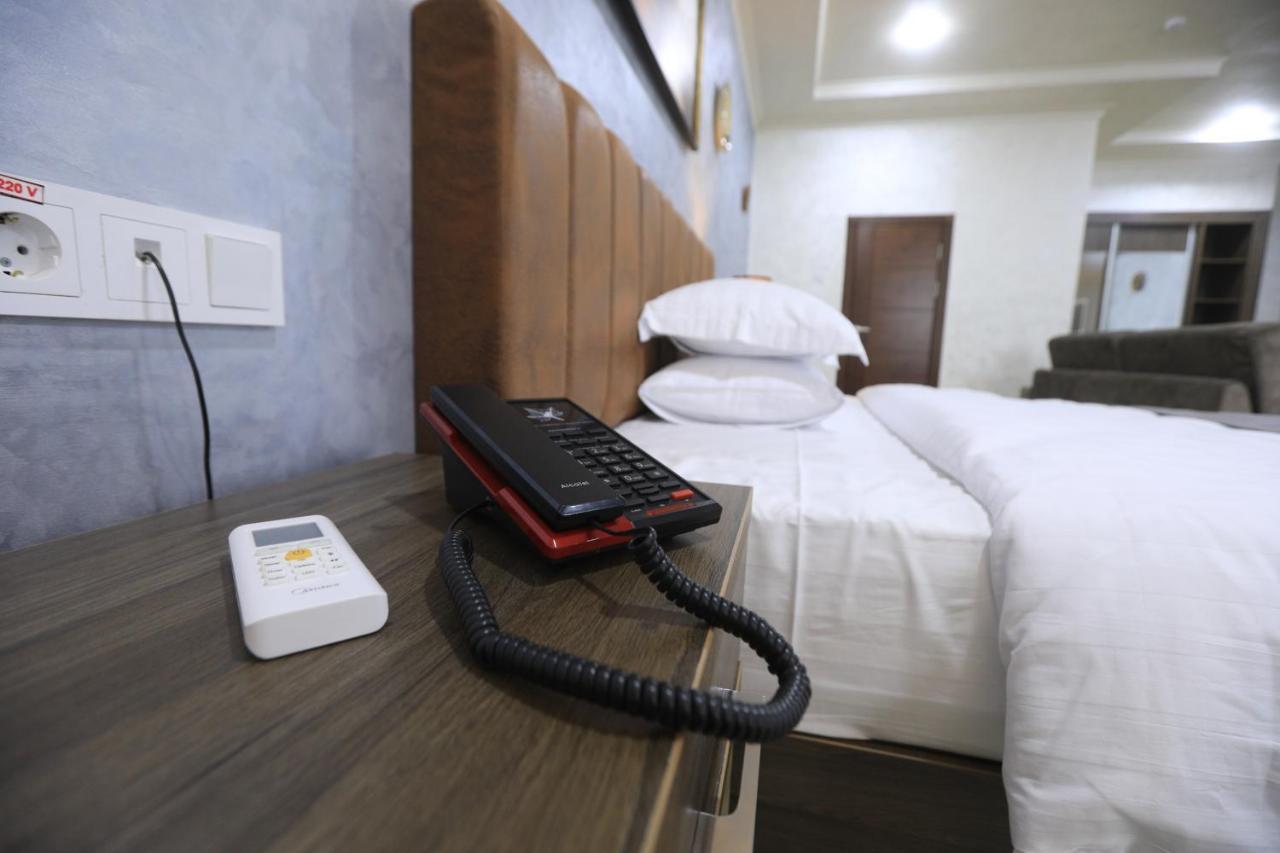 Chlnor Hotel Andijan Esterno foto