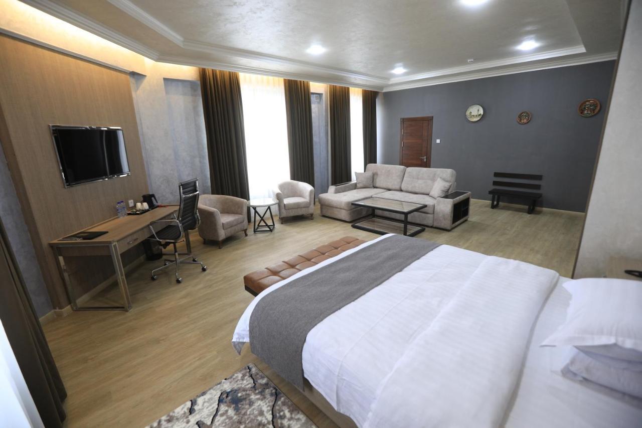 Chlnor Hotel Andijan Esterno foto