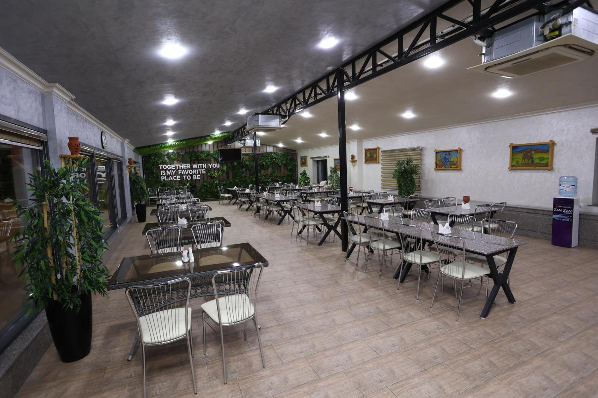 Chlnor Hotel Andijan Esterno foto