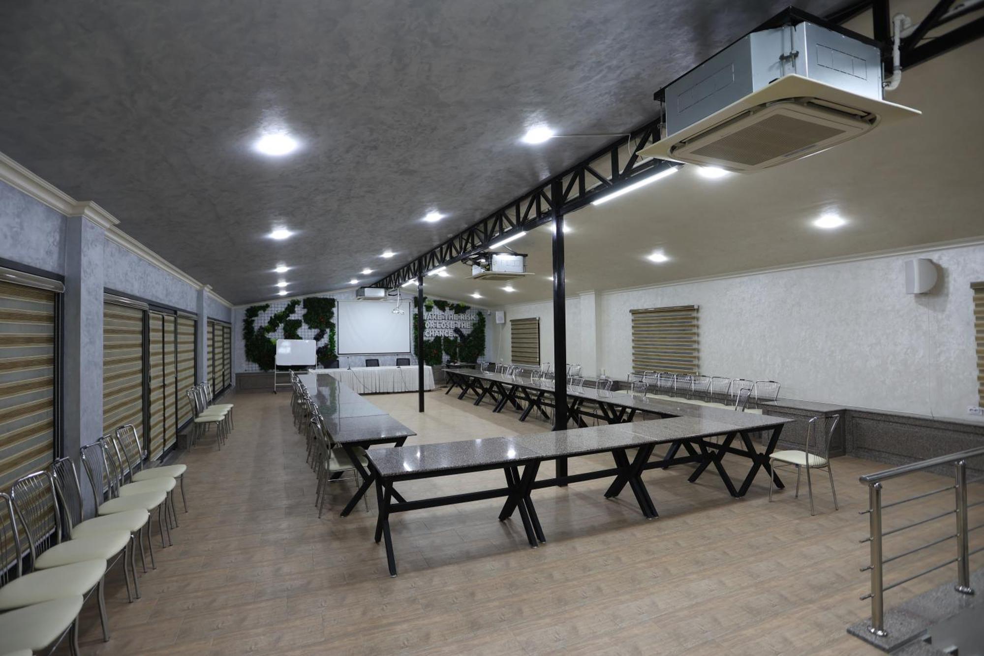 Chlnor Hotel Andijan Esterno foto